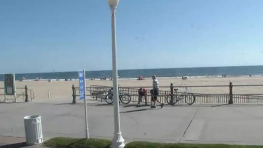 Live Virginia Beach Esplanade People Watching Streaming Webcam
