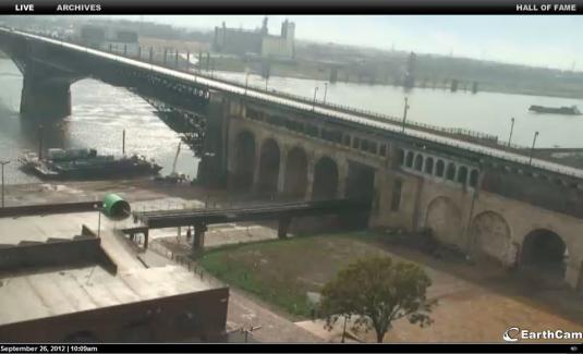 Live Streaming HD Webcam Views of Eads Bridge St.Louis