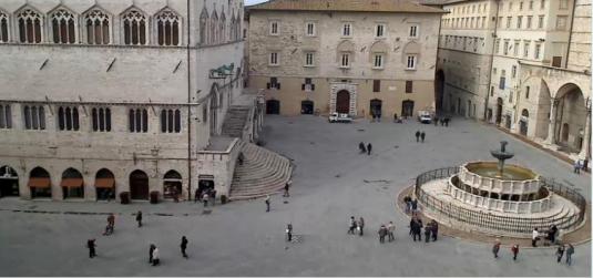 Piazza IV Novembre Live Webcam Perugia City Italy